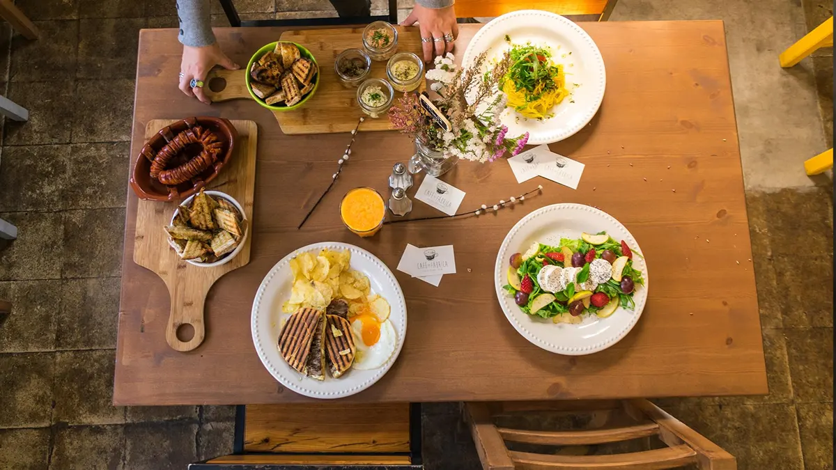 sleepy after eating due to blood sugar spikes